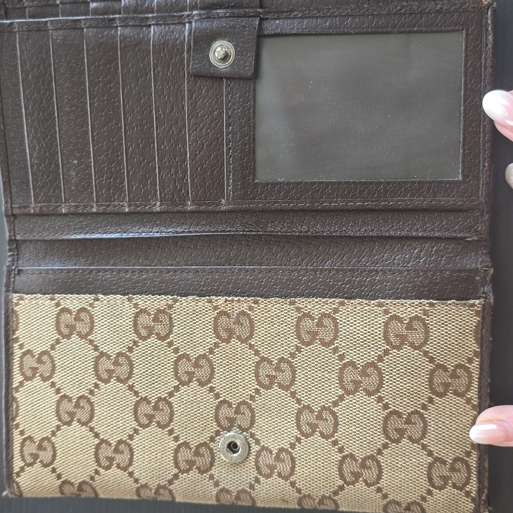 Gucci Double Snap Long Wallet - Free With $100 Purchase - Picture 10 of 13